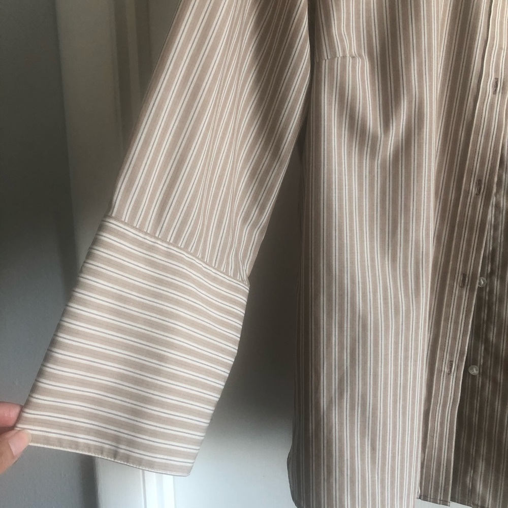 Izod Women’s 3/4 Length sleeve button down
Top - Picture 4 of 7